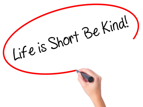Женщины, пишущие Life is Short Be! с черным маркером на v
 - Фото, изображение