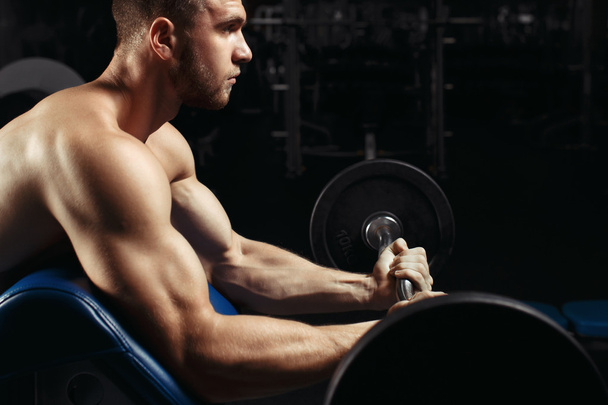Bodybuilder in the gym - Foto, Imagem