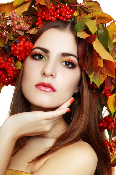 woman in autumn wreath - Foto, imagen