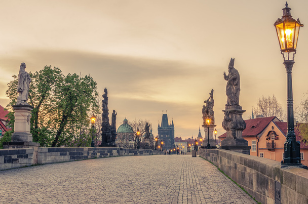 Прага, Чехія: Чарльз або Karluv мосту в Схід сонця - Фото, зображення
