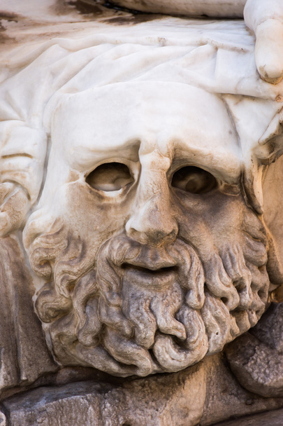 λεπτομέρεια από ένα άγαλμα στην πλατεία Πρετόρια για: Παλέρμο - Φωτογραφία, εικόνα