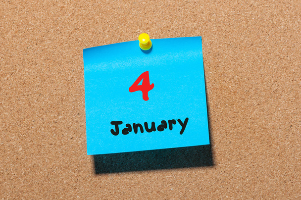 4 января. День 4 месяца, Календарь на пробковой доске объявлений. Зимнее время. Пустое место для текста
 - Фото, изображение