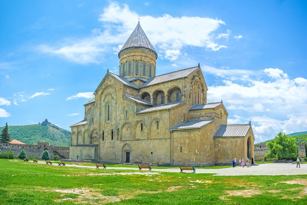 On territory of Svetitskhoveli Cathedral in Mtskheta - Fotografie, Obrázek