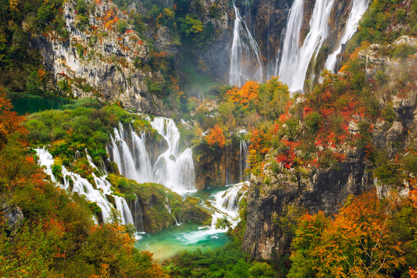Autum кольори та водоспади національного парку Плітвицькі - Фото, зображення