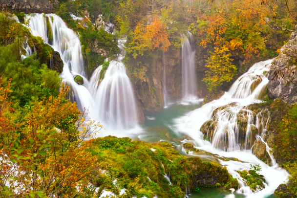 Цвета осени и водопады Плитвицкого национального парка
 - Фото, изображение