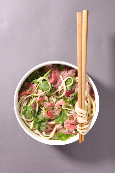 chinese noodles soup with beef  - Foto, immagini