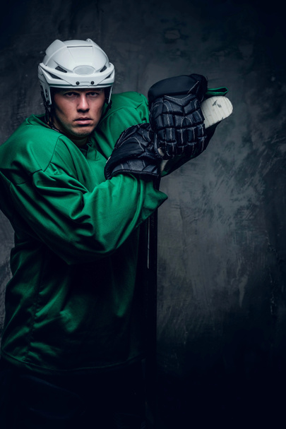 Hockeyspeler in beschermende kleding - Foto, afbeelding