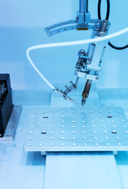 sistema robótico para la comprobación automática de circuitos impresos - Foto, imagen