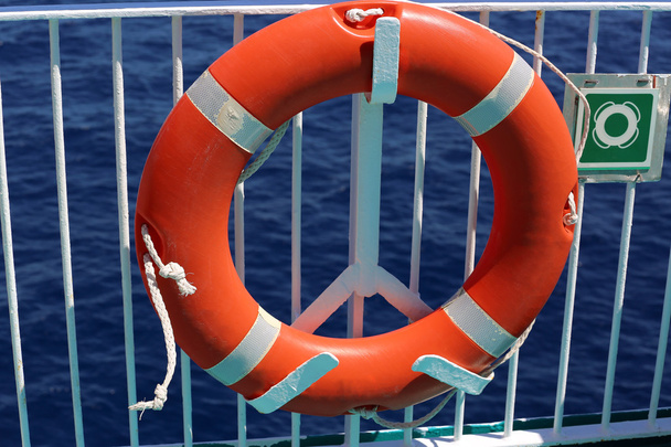 Hayat şamandıra cruise gemi güverte - Fotoğraf, Görsel