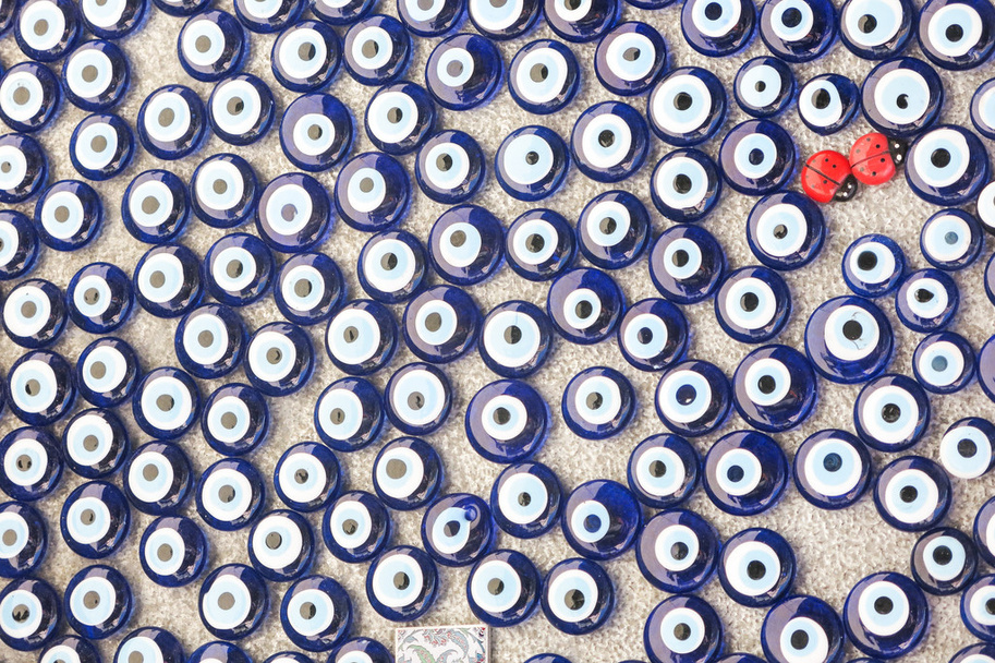 амулети для захисту від злого ока. Імбюль, Туреччина - Фото, зображення
