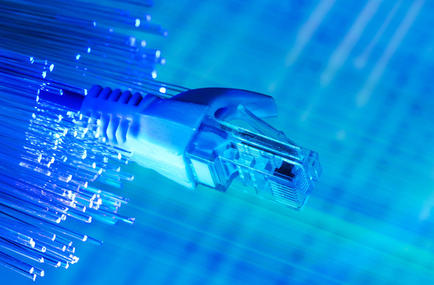 Сетевой коммутатор и кабели Ethernet, Концепция центра обработки данных. - Фото, изображение