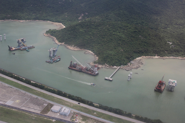 le strutture di attraversamento dei confini di Hong Kong
 - Foto, immagini