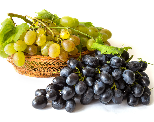 uvas dulces en la mesa
 - Foto, imagen