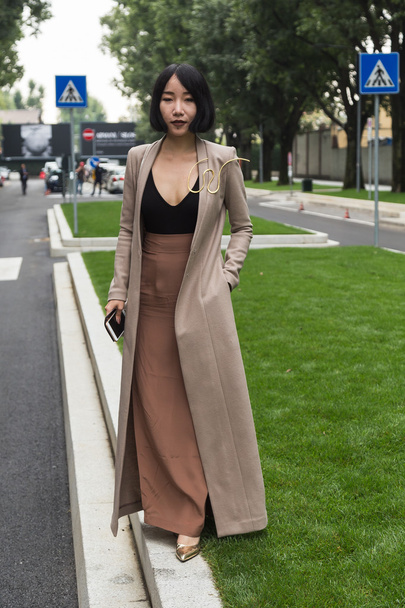Fashionable woman posing during Milan Fashion Week - Fotoğraf, Görsel