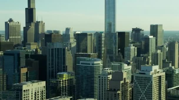 moderni kaupunki pilvenpiirtäjiä Chicago
 - Materiaali, video