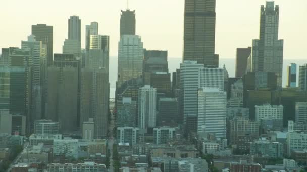 ουρανοξύστες στο κέντρο της πόλης στο Σικάγο  - Πλάνα, βίντεο