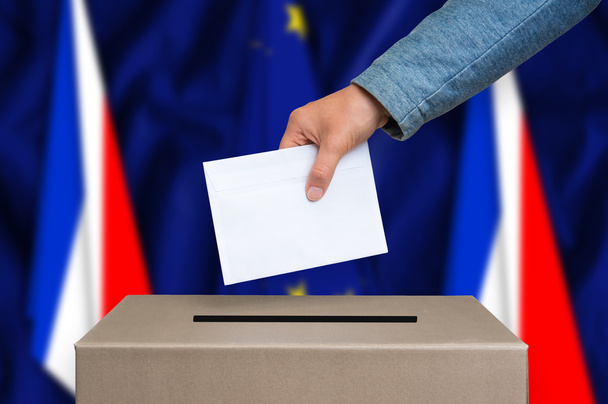 Referenda ve Francii - hlasování u volebních uren - Fotografie, Obrázek