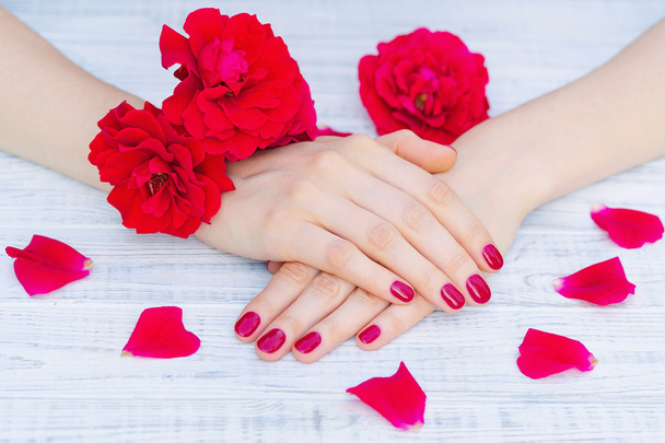 Manicure unghie e fiori
 - Foto, immagini