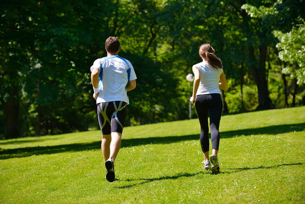 Young couple jogging - Fotografie, Obrázek