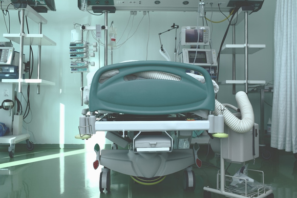 Moderna unidad de cuidados intensivos equipada
 - Foto, imagen