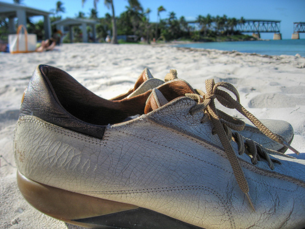 Sapatos no Parque Estadual Bahia Honda, Flórida
 - Foto, Imagem