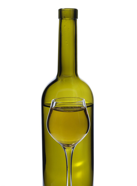 Green bottles wineglasses - Foto, afbeelding