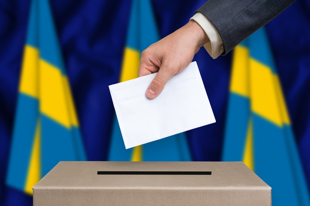 Wybory w Szwecji - głosowanie przy urnie wyborczej - Zdjęcie, obraz