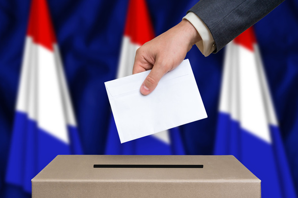 Vaalit Alankomaissa - äänestys vaaliuurnilla
 - Valokuva, kuva