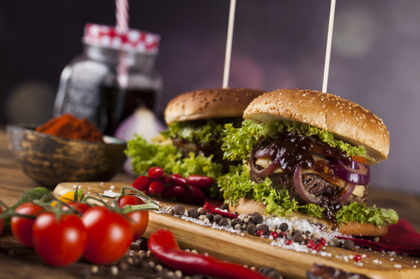 A házi készítésű hamburgertől közeli képe - Fotó, kép