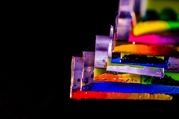 μίγμα χρωμάτων με μπριζόλα με λαβή από καουτσούκ - Φωτογραφία, εικόνα