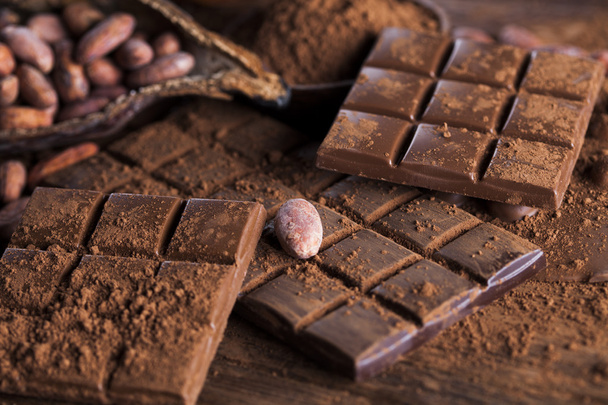 шоколадные батончики с бобами какао
  - Фото, изображение