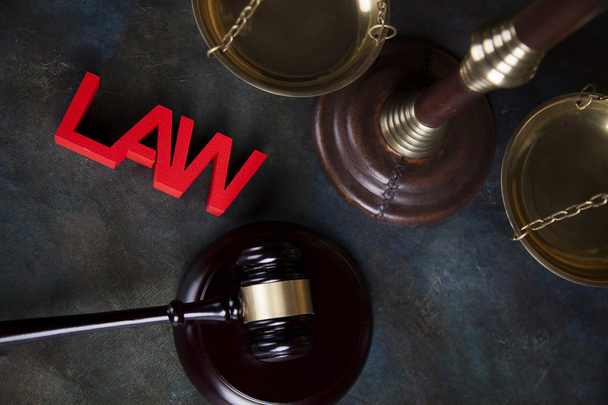 Концепция права с молотком суда
 - Фото, изображение