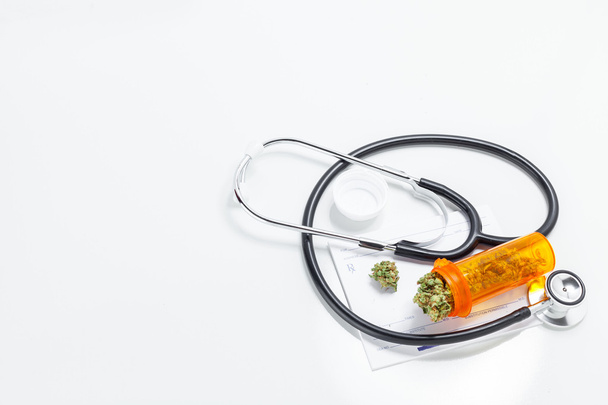 Medical Marijuana Cannabis Buds With Doctors Prescription For Weed - 写真・画像