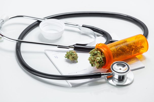 Medical Marijuana Cannabis Buds With Doctors Prescription For Weed - 写真・画像