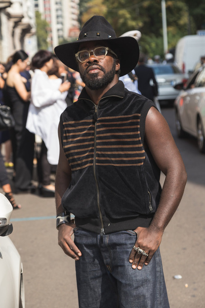 Fashionable man posing during Milan Fashion Week - Foto, imagen