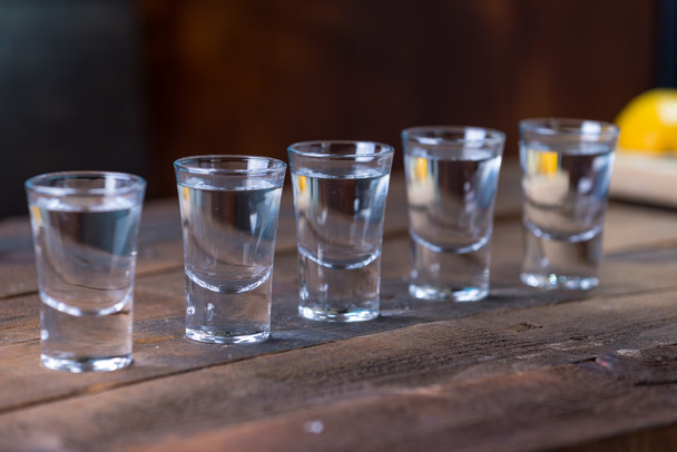 Vodka drinks with lemon and lime - Foto, Imagem