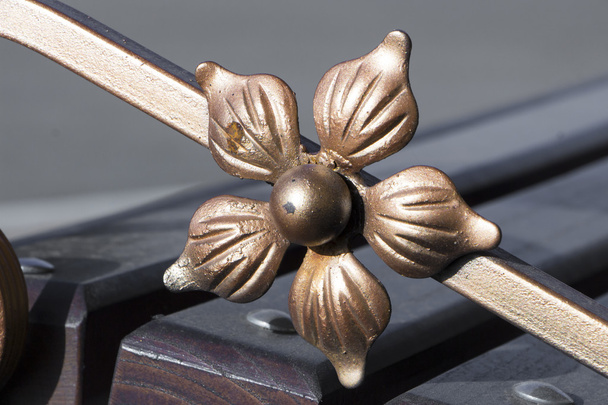 Clôture en fer métal décoration fleur close-up
 - Photo, image