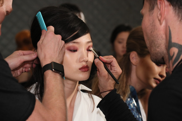 backstage before the Anna Sui Fashion Show - Foto, Imagen