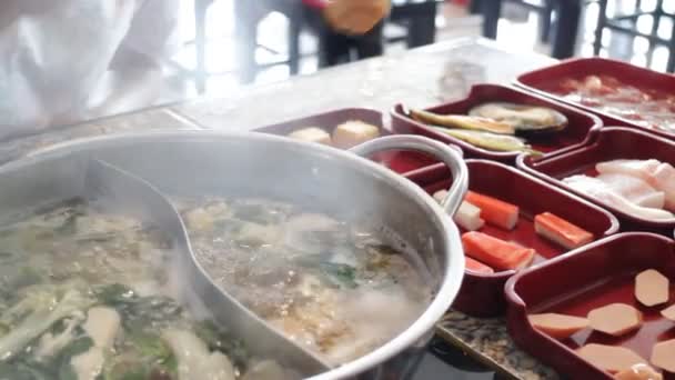 Remplir la viande de variété au shabu de pot chaud
 - Séquence, vidéo