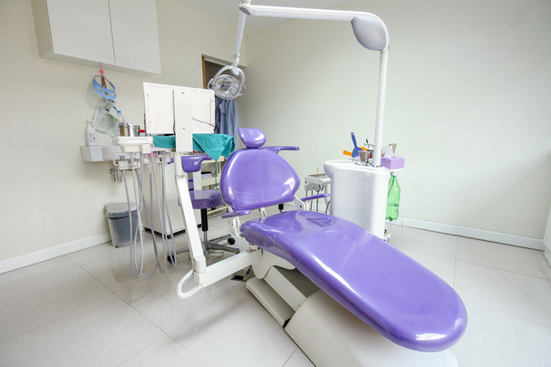moderna silla de dentista en una sala médica  - Foto, Imagen