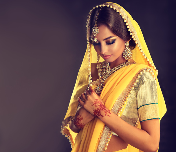 Portrét krásné indické dívky . - Fotografie, Obrázek