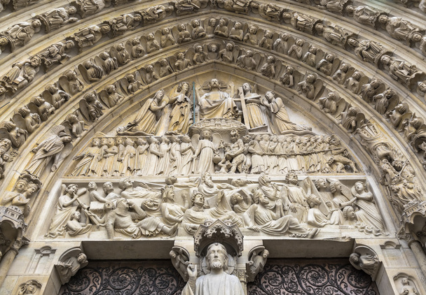  bas-relief on the portal  - Φωτογραφία, εικόνα