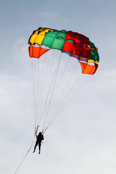 Skoki spadochronowe nad morze - Zdjęcie, obraz
