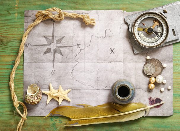 Vintage map and accessories for the treasure hunt and travel - Photo, Image