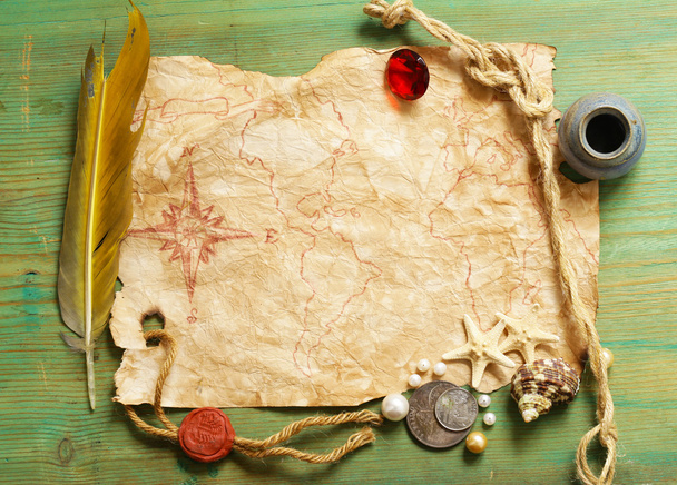 Vintage χάρτη και αξεσουάρ για το θησαυρό κυνήγι και ταξιδιών - Φωτογραφία, εικόνα