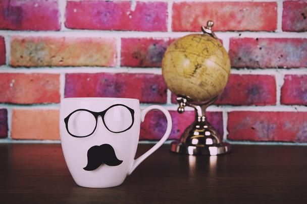 Taza de café con un bigote hipster negro Vintage Retro Filter
. - Foto, imagen