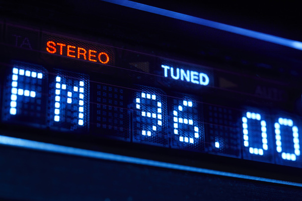 FM tuner radyo görüntü. Ayarlı stereo dijital frekans istasyonu. - Fotoğraf, Görsel