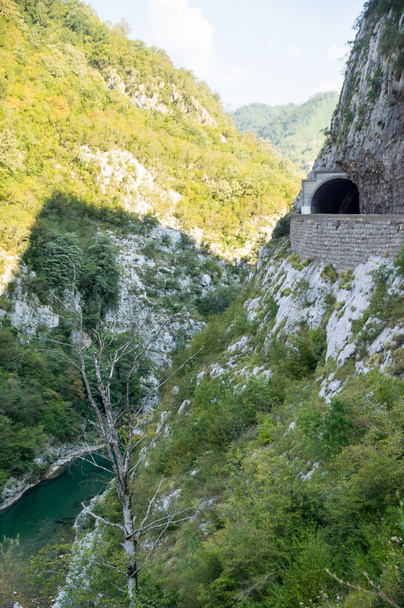Droga przez góry klif w Czarnogóra - Zdjęcie, obraz