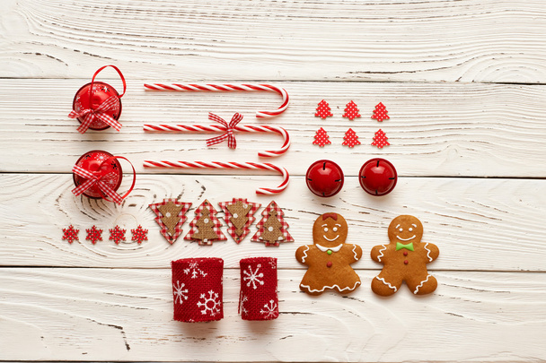 gingerbread cookies and handmade decorations - Foto, Imagem