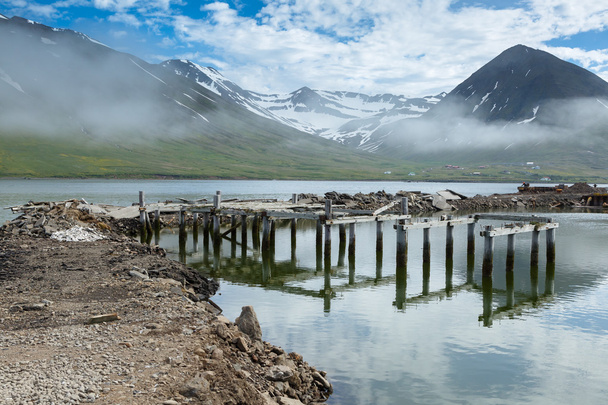 old jetty at the the coastline of Siglufjordur - Foto, afbeelding